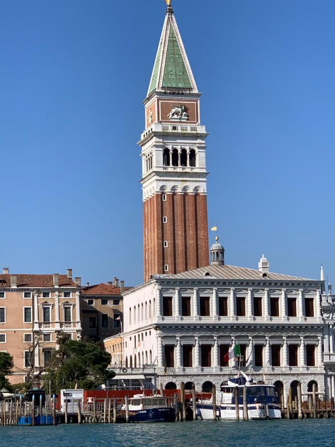 Hotel The Wolf House Venecia Exterior foto