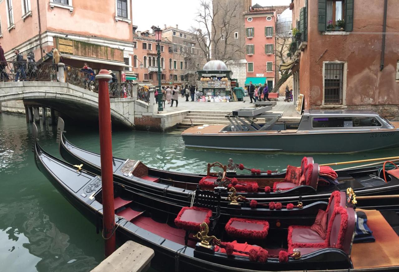 Hotel The Wolf House Venecia Exterior foto
