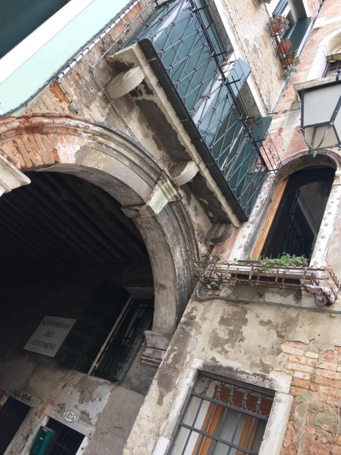 Hotel The Wolf House Venecia Exterior foto